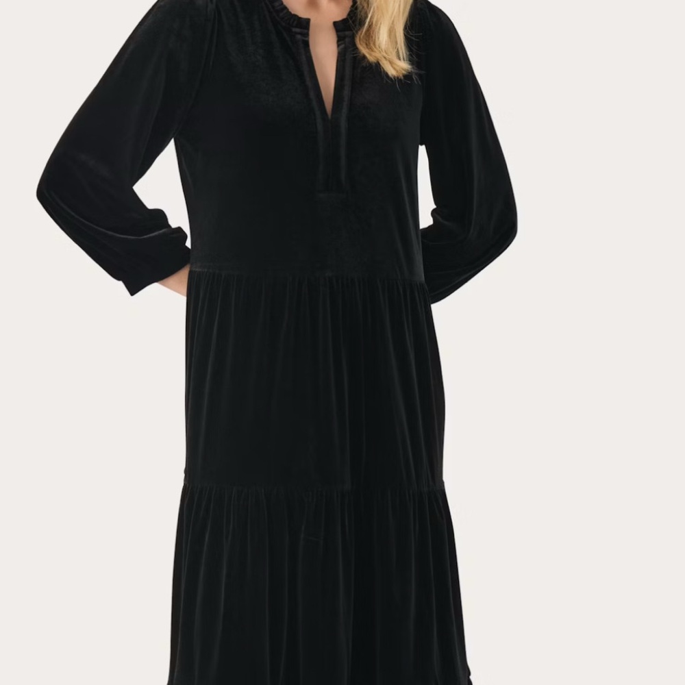 ViggasaPW Dress Black Velvet 

Super Comfortable!